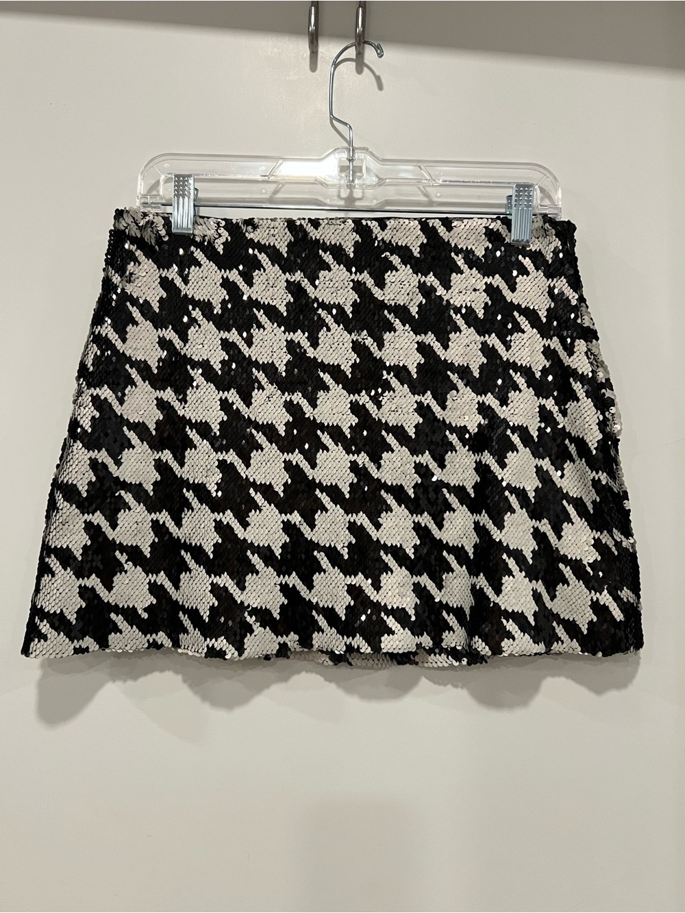 Zara NWT Black & White Houndstooth Sequin Mini Skirt